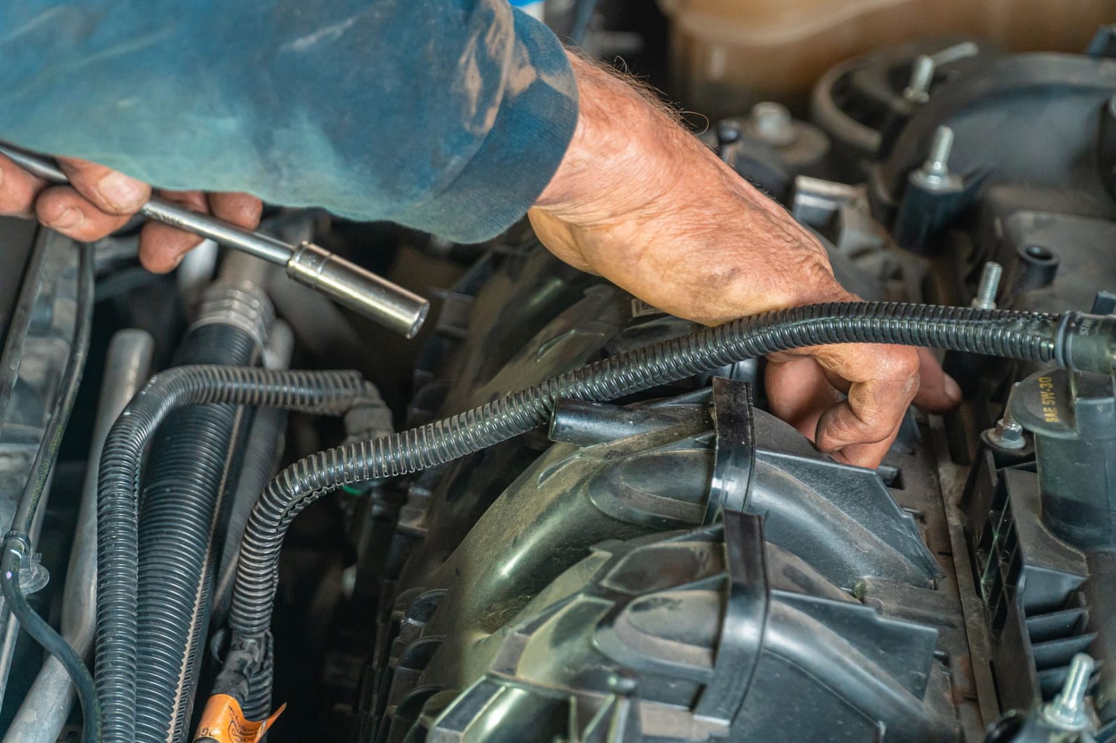 Reparatur am Motor
